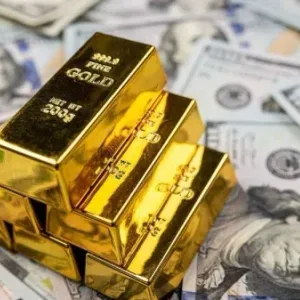 الذهب يتراجع في 0.6 بالمئة إلى 2320.54 دولار للأوقية