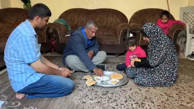 شاهد: المجاعة تخيّم على غزة رغم عودة مخابز للعمل.. وانتظار لا ينتهي للحصول على رغيف
