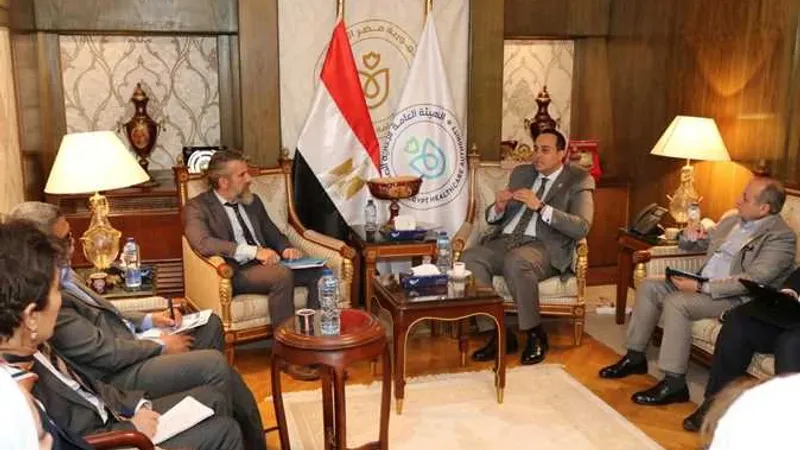 رئيس هيئة الرعاية الصحية يبحث تعزيز التعاون مع ممثل «يونيسف في مصر» لتدريب الكوادر