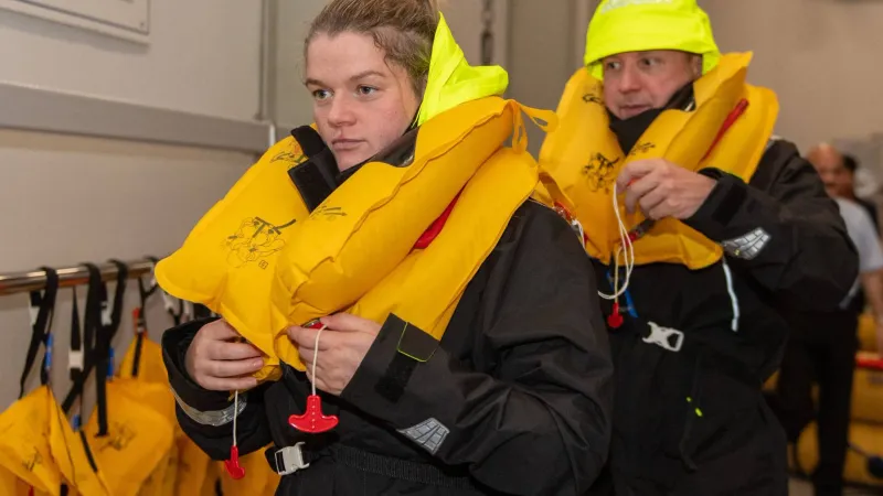 3 مغامرين يتدربون للتجديف في المحيط المتجمّد الشمالي (صور)