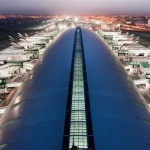 مطارات دبي تناشد المسافرين عدم الحضور إلا حال تأكيد رحلاتهم