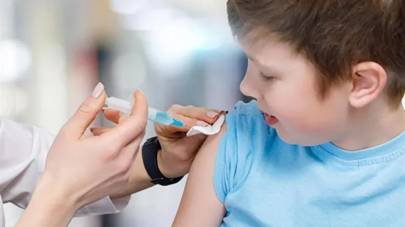 في 5 خطوات- دليلك للتعامل مع حساسية طفلك من التطعيم