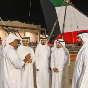 نائب سفير الكويت لدى البحرين يزور القرية التراثية ويشهد برنامج «السارية»