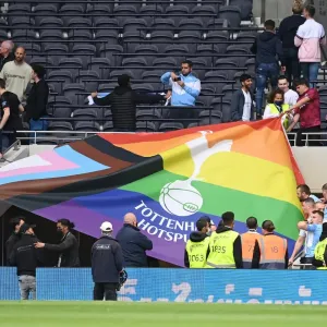 "قوس قزح" في كل مكان .. الدوري الفرنسي يرفع شعار دعم المثلية الجنسية بالجولة الأخيرة!