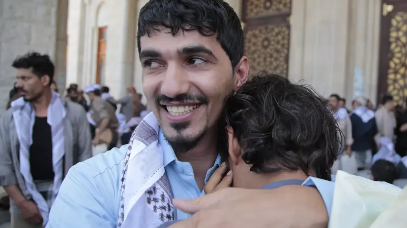 الحوثيون في اليمن يطلقون سراح أكثر من 100 أسير من أسرى الحرب
