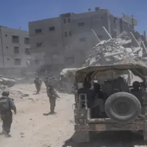 قوات الاحتلال تقتحم بلدة بيت أمر في الضفة الغربية