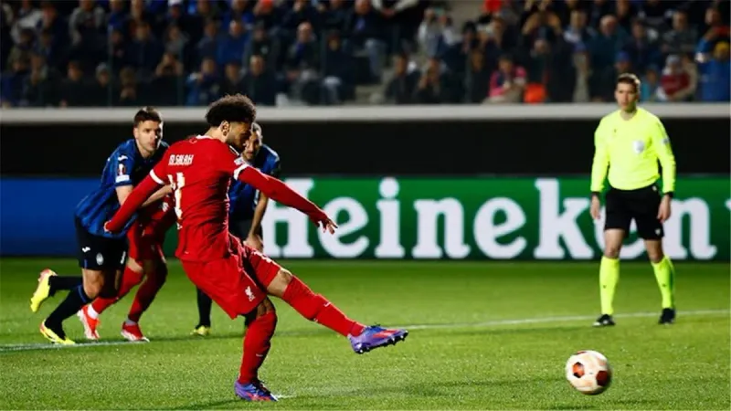 فيديو | محمد صلاح يسجل هدف ليفربول الأول أمام أتالانتا