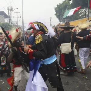 فيديو. 
            
    			المكسيك تحتفل بذكرى انتصارها على فرنسا عام 1862