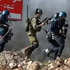 قوات الاحتلال تمنع طاقم تلفزيون فلسطين من أداء عمله بالخليل