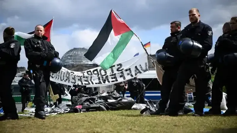 رئيس ألمانيا يلغي نقاشا حول غزة وشرطة برلين تزيل مخيم اعتصام