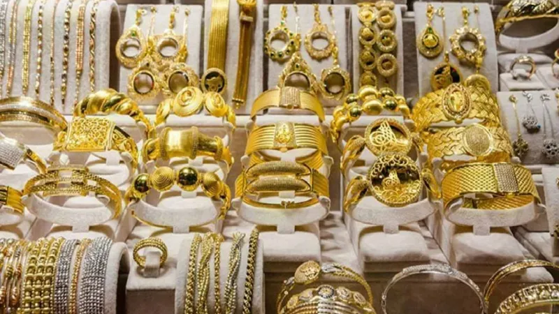 أسعار الذهب ترتفع بالإمارات اليوم الجمعة.. وعيار 21 يسجل 246.5 درهم