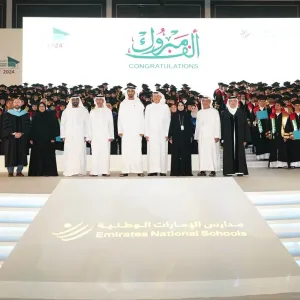 شخبوط بن نهيان يشهد تخريج 578 طالباً وطالبة من مدارس الإمارات الوطنية في أبوظبي
