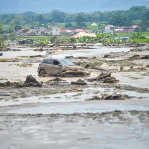 ارتفاع حصيلة ضحايا الفيضانات في إندونيسيا