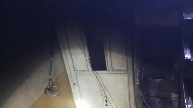 بالصّور: إخماد حريق داخل غرفة للكهرباء