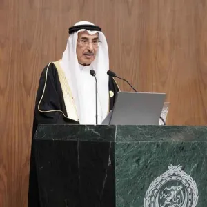 خالد بن عبد الله يتسلم من البرلمان العربي وسام رواد التنمية للشخصيات المرموقة من غير البرلمانيين