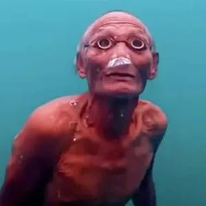 الفلبين.. ما قصة "رجال الأسماك" في الغوص تحت الماء؟
