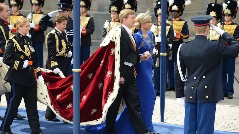 الملك يهنئ عاهليْ هولندا بالعيد الوطني