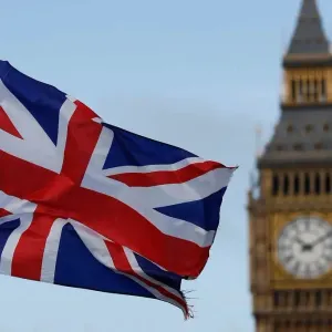 بريطانيا تعتزم مراجعة الضوابط المفروضة على الاستثمار في الخارج والصادرات