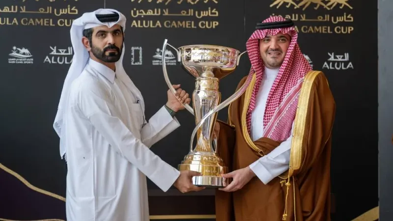برعاية ولي العهد.. الأمير عبدالعزيز بن سعود يتوج الفائزين بكأس العلا للهجن في نسخته الثانية