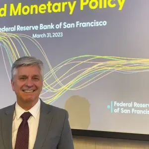 مسؤول في الفيدرالي يحذر من "استئناف" الحرب ضد التضخم
