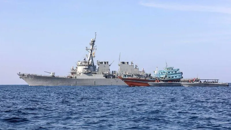 الحوثي يقر باستهداف سفن أمريكية وإسرائيلية.. هيئة بريطانية: انفجار قرب سفينة قبالة عدن