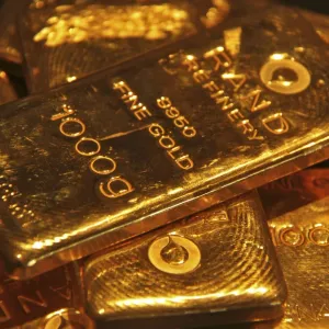 الذهب يتجه نحو مكاسب أسبوعية ثالثة