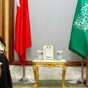 ولي العهد يبحث فرص التعاون الثنائي مع نظيره البحريني