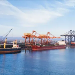 اتفاقية لإنشاء أول مشروع لتزويد السفن بالغاز المسال في ميناء صحار العُماني