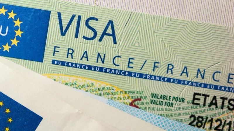 التجنس وتأشيرات فرنسا وتصاريح الإقامة.. إليكم حصة الجزائريين