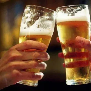 بالتمور والزعفران والهيل .. مطاعم في الإمارات تقدم مشروب "البيرة " لأول مرة بنكهات عربية
