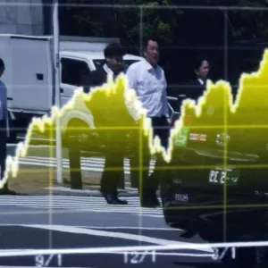 الأسهم الآسيوية تتراجع مع توقعات استمرار الفائدة المرتفعة