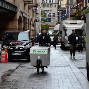 شركات في لندن تنتقل إلى دراجات الشحن الهوائية