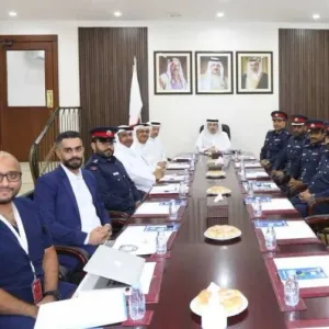 اللجنة الأمنية بمحافظة العاصمة تبحث جهود تعزيز الأمن المجتمعي