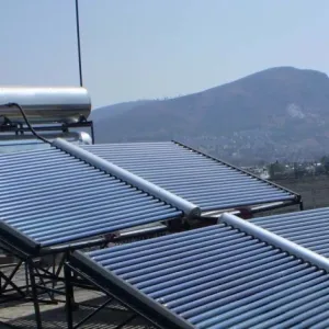فوائد إنتاج الكهرباء من الطاقة الشمسية فوق أسطح المباني.. تقلل انبعاثات الكربون