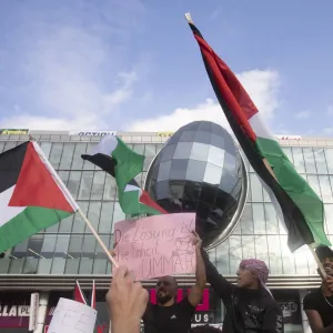 متظاهرون مؤيدون لفلسطين يقتحمون متحف بروكلين في نيويورك (فيديو)