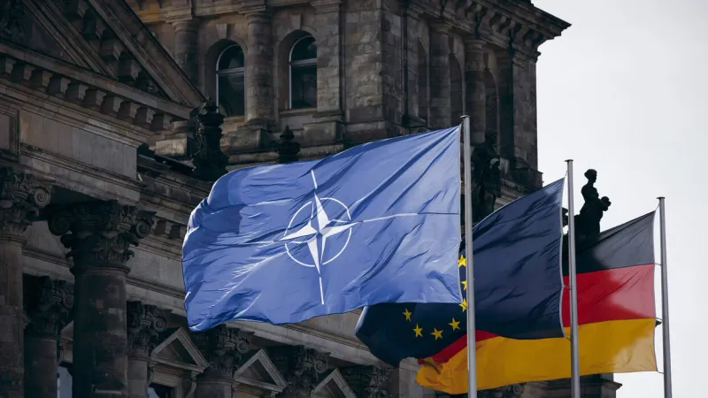 معارضة واشنطن وبرلين لانضمام أوكرانيا إلى الناتو: الدوافع والتحليلات