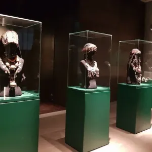 حلي للملك محمد السادس تثير الانتباه في متحف الفن الإسلامي بالدوحة