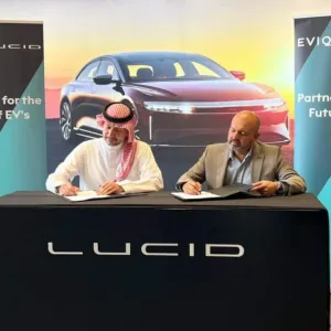 “لوسيد” و”EVIQ” تتعاونان لتطوير البنية التحتية لشحن السيارات الكهربائية في السعودية