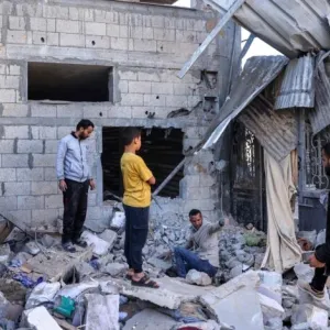 غارات كثيفة على غزة .. ومفاوضات “الفرصة الأخيرة” في القاهرة