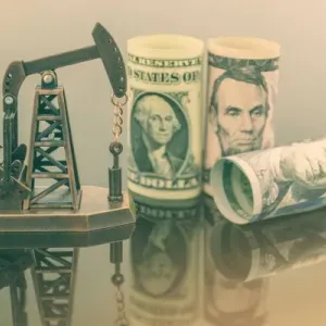 تراجع أسعار النفط وبرنت يسجل 80.87 دولارا للبرميل