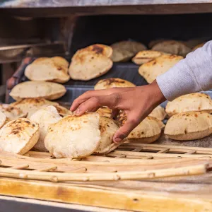 الحكومة المصرية ترد على تقليص حصص الخبز بعد رفع سعره