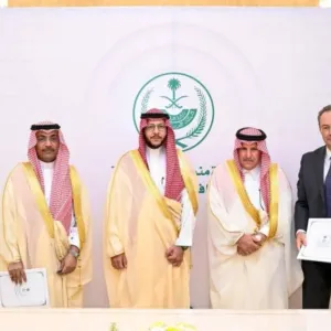 سعود بن نهار يشهد توقيع اتفاقيات لتحسين المشهد الحضري للمباني وتشجير جبل الكر