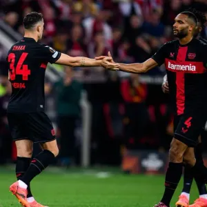 باير ليفركوزن إلى نهائي الدوري الأوروبي رغم التعادل (2-2) ضد روما