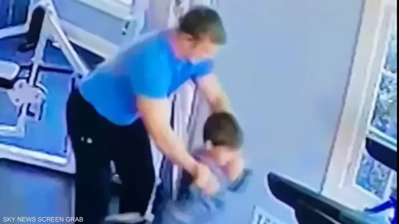 فيديو.. أب يجبر ابنه الصغير على الركض حتى الموت بسبب السمنة