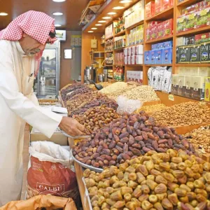 رواج سوق التمور في رفحاء.. استعدادات متجددة لاستقبال شهر رمضان