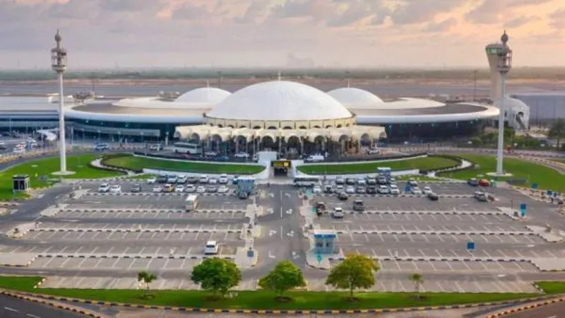 «هيئة مطار الشارقة» تستعرض مشروع التوسعة في «سوق السفر العربي»