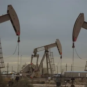 النفط يرتفع فيما تدرس إسرائيل ردها على الهجوم الإيراني