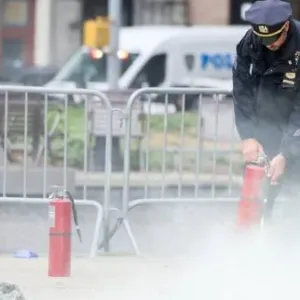 رجل يحاول إضرام النار في نفسه أمام محكمة مانهاتن