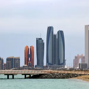 المركزي الإماراتي يتوقع نمو الاقتصاد 3.9% العام الجاري