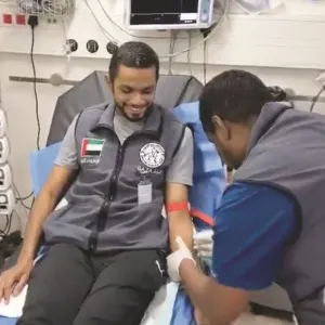 المستشفى الميداني الإماراتي برفح يتبرع بالدم للمصابين